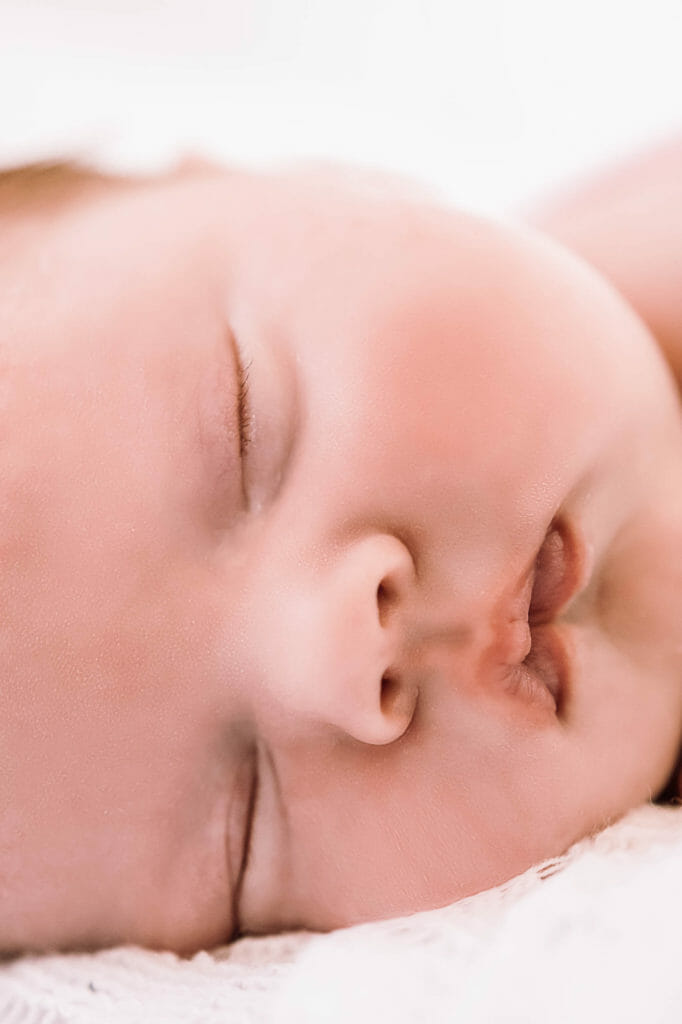 baby mouth pouting